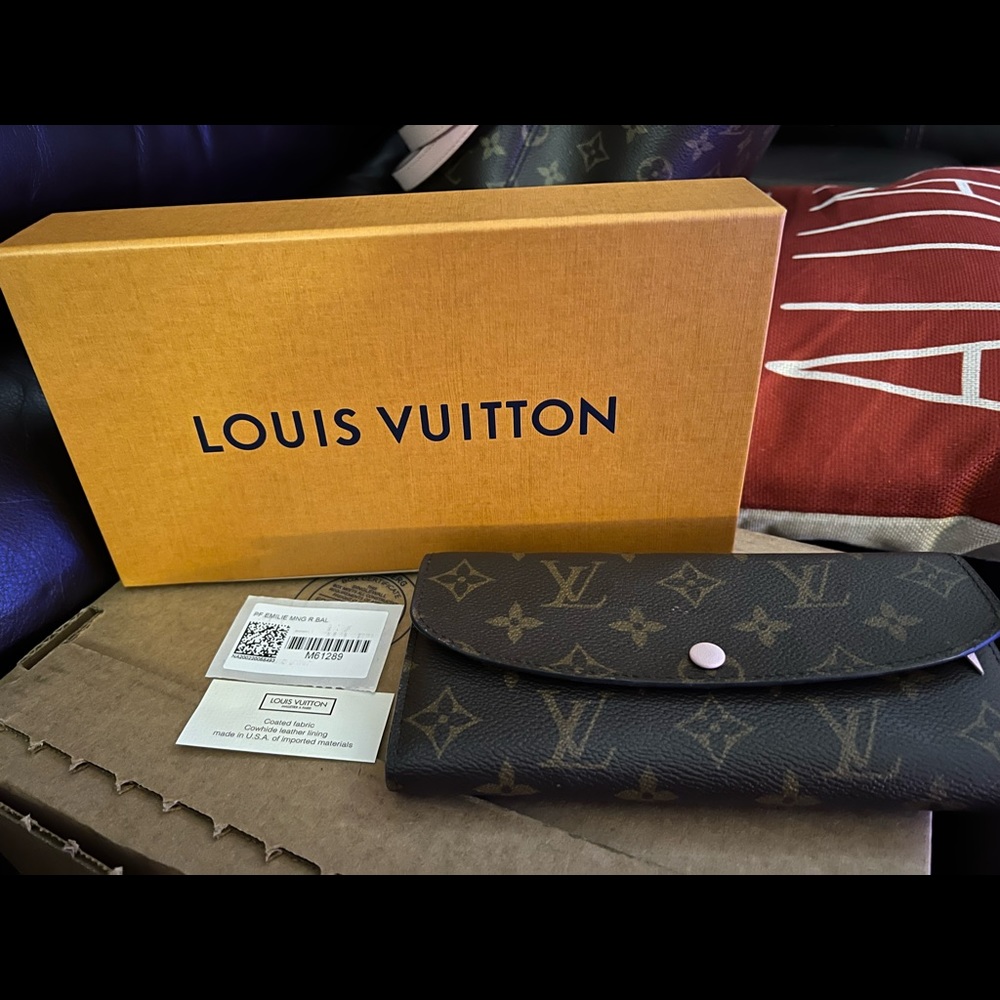 Emilie Wallet M61289-SOLD